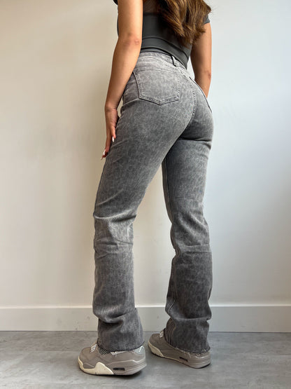 GREY LEOPARD STRETCH JEANS