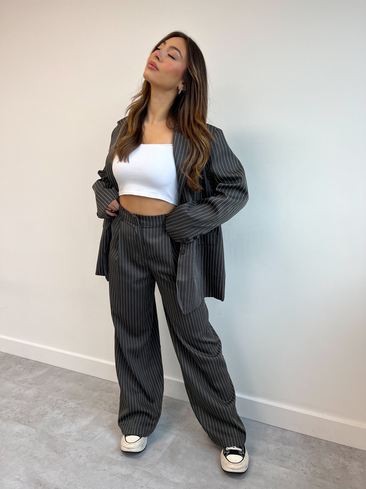 OVERSIZED PIN STRIPE PANTALON GREY