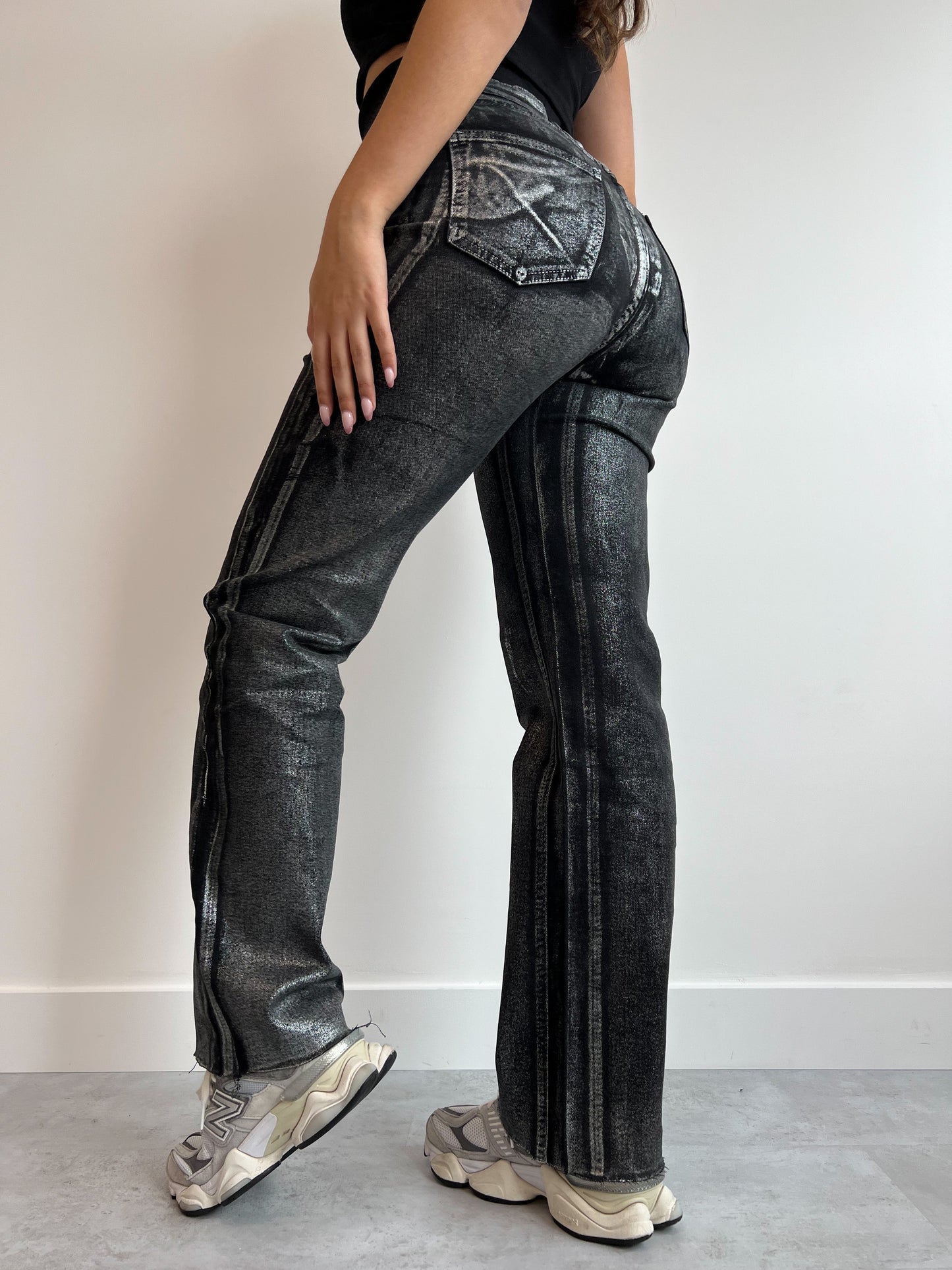 METALLIC GLOW JEANS BLACK