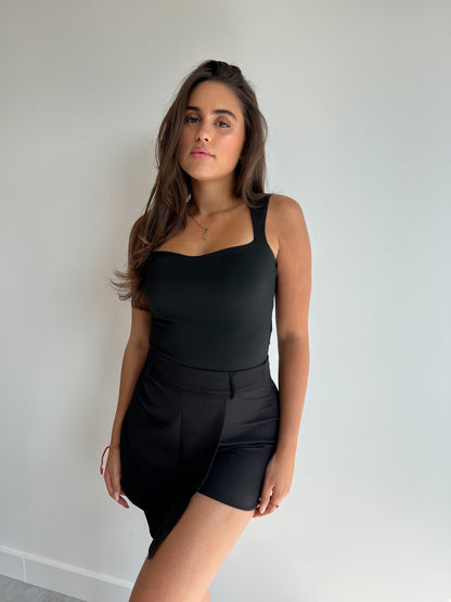 BASIC BLACK SKORT